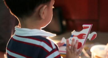 Dia Mundial de Conscientização sobre o Autismo foca em meninas e mulheres